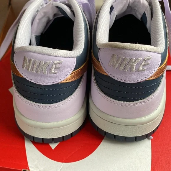 NIB Nike Dunk Low SE Sneakers - Picture 5 of 8